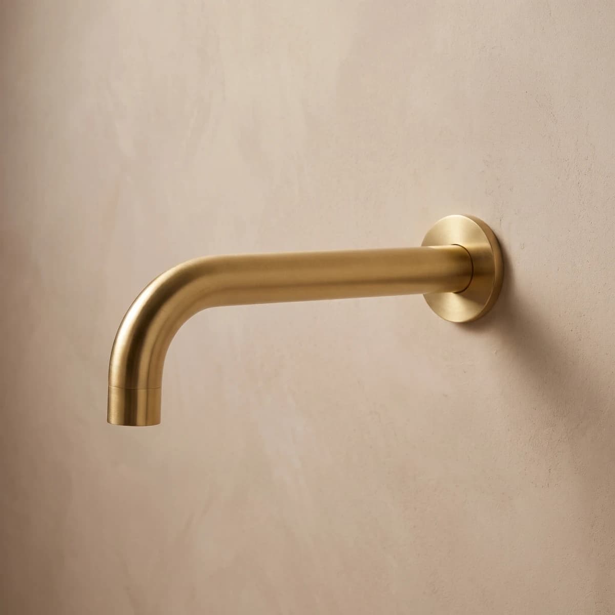 Aquaro Poise Bath Spout in Brushed Gold