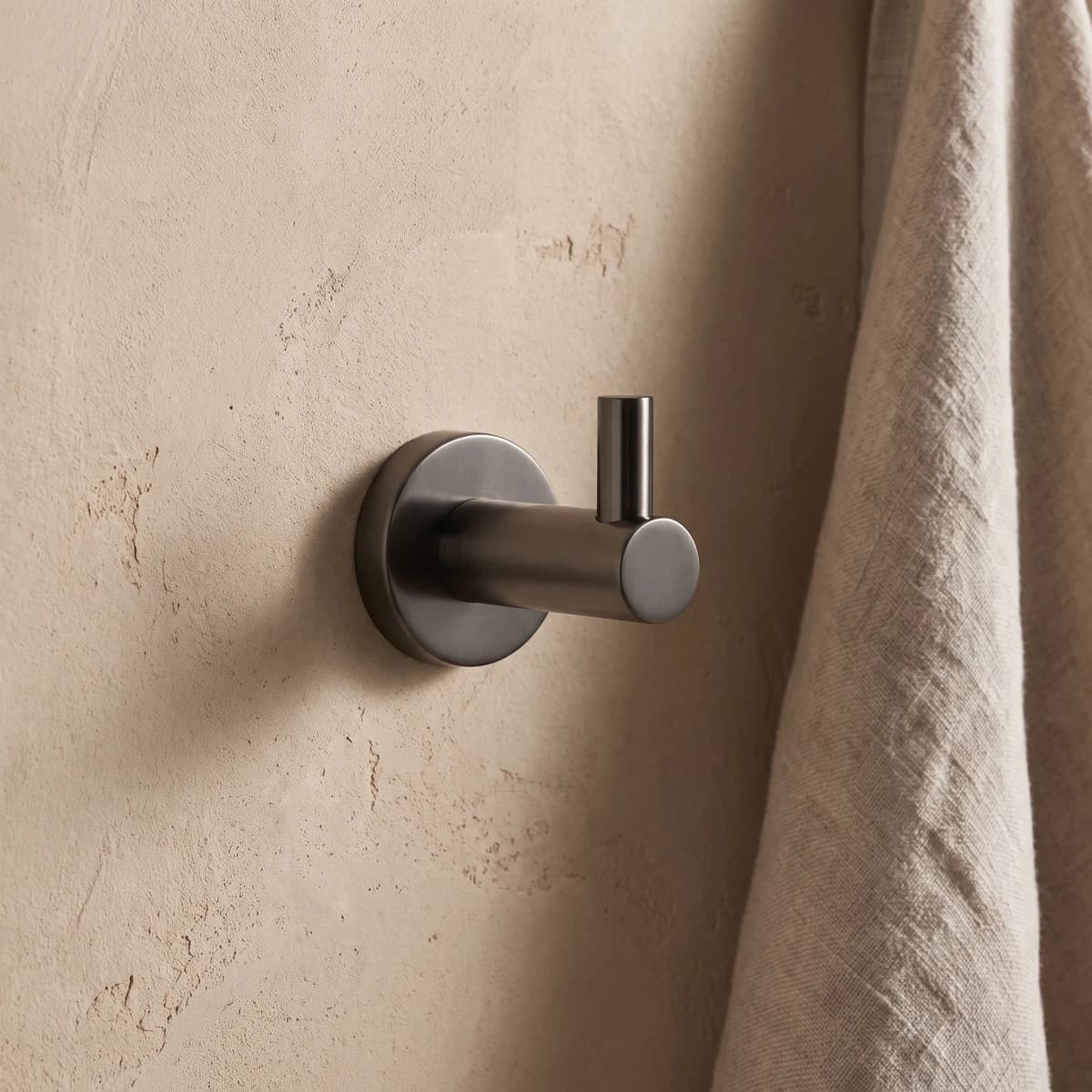 Aquaro Round Robe Hook, Gunmetal